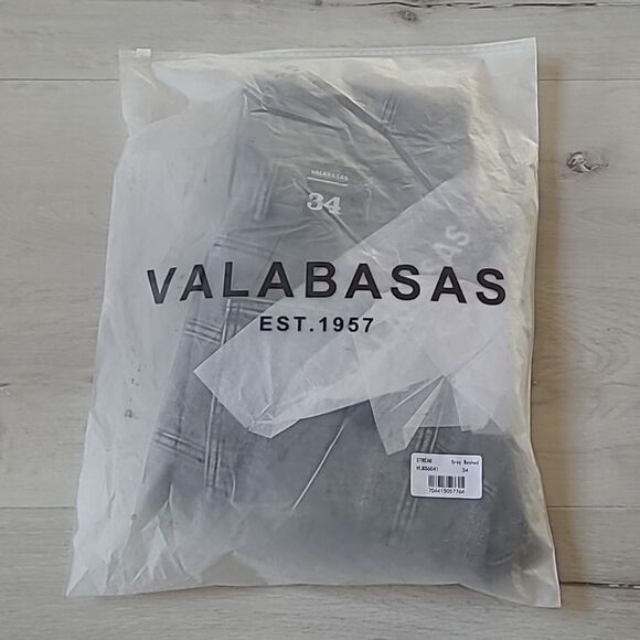 VALABASAS “STREAK" GREY WASH STACKED FLARE JEAN size 34 NWT in packaging - Picture 5 of 7